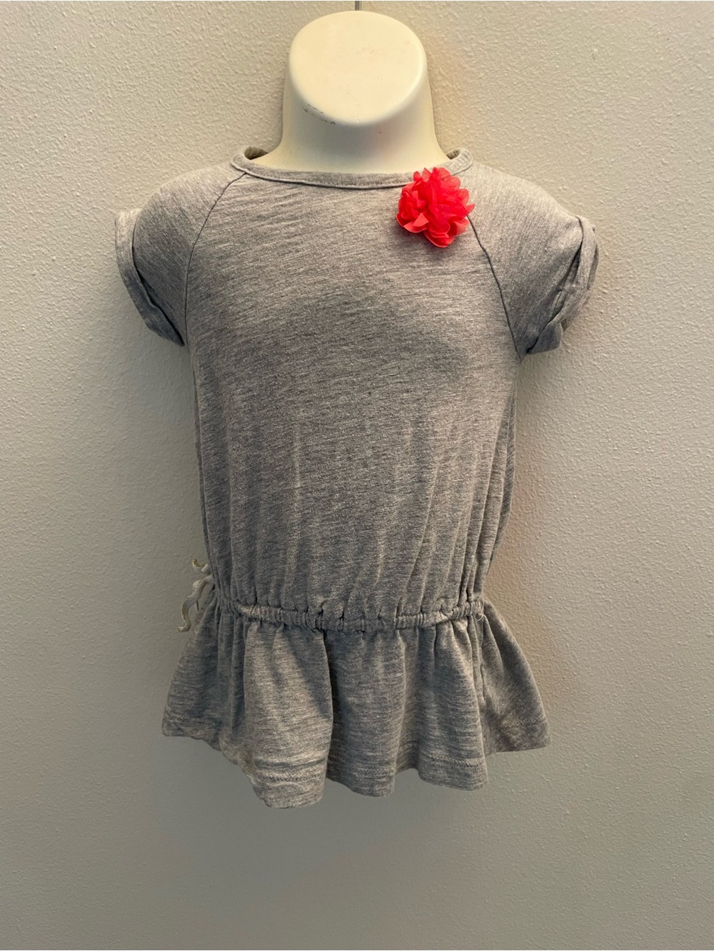 🪶Oshkosh B’gosh Girls' Heather Gray Tunic with Pink Flower Accent